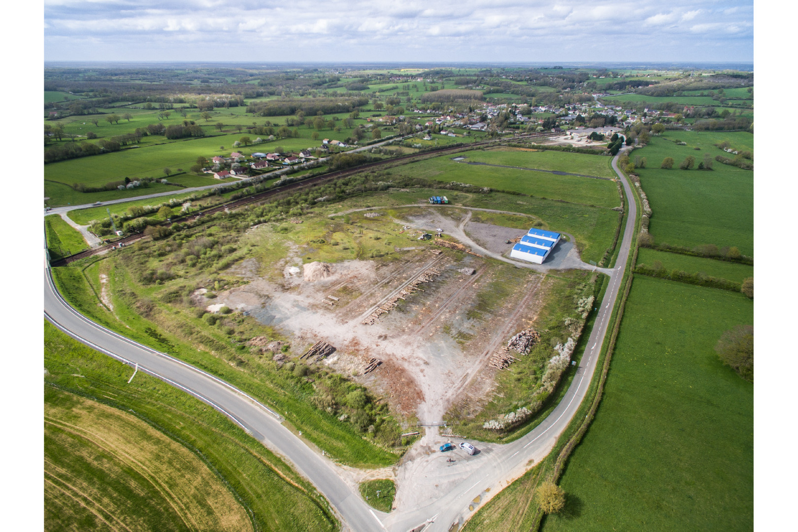 
                                                Vente
                                                 À vendre – Terrains Industriels à partir de 2 500 m² à proximité de Châteauroux – Indre (36)