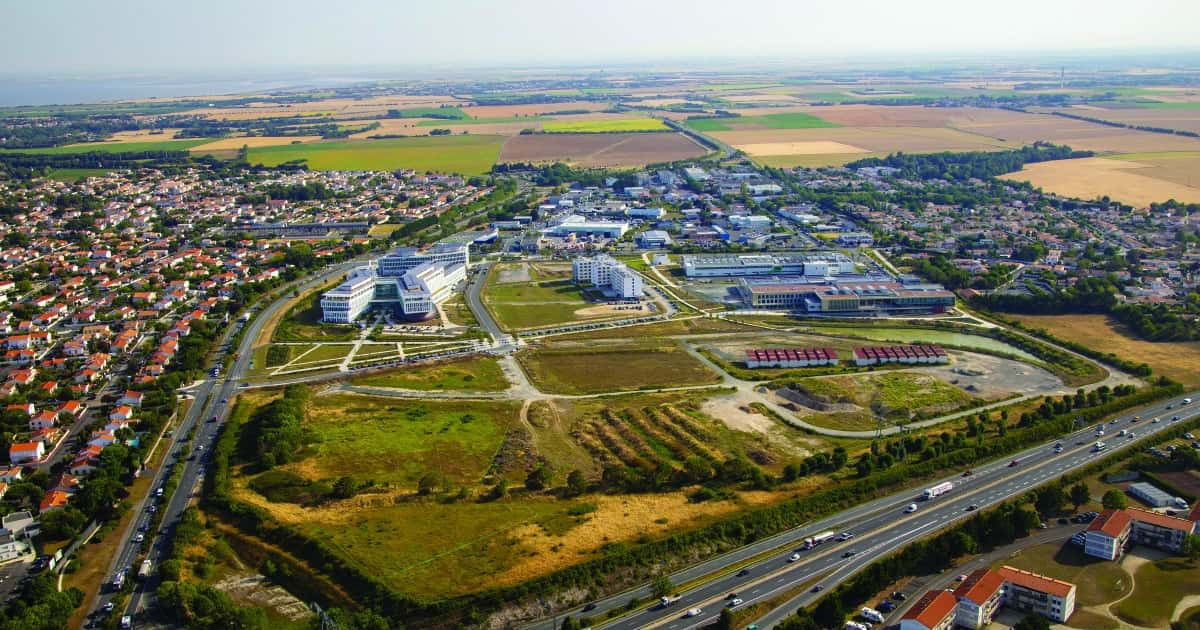 
                                                Vente
                                                 À vendre – Terrains industriels de 1 770 et 5 436 m² dans le Parc d'Activités Atlantech dans la périphérie de La Rochelle – Charente-Maritime (17)