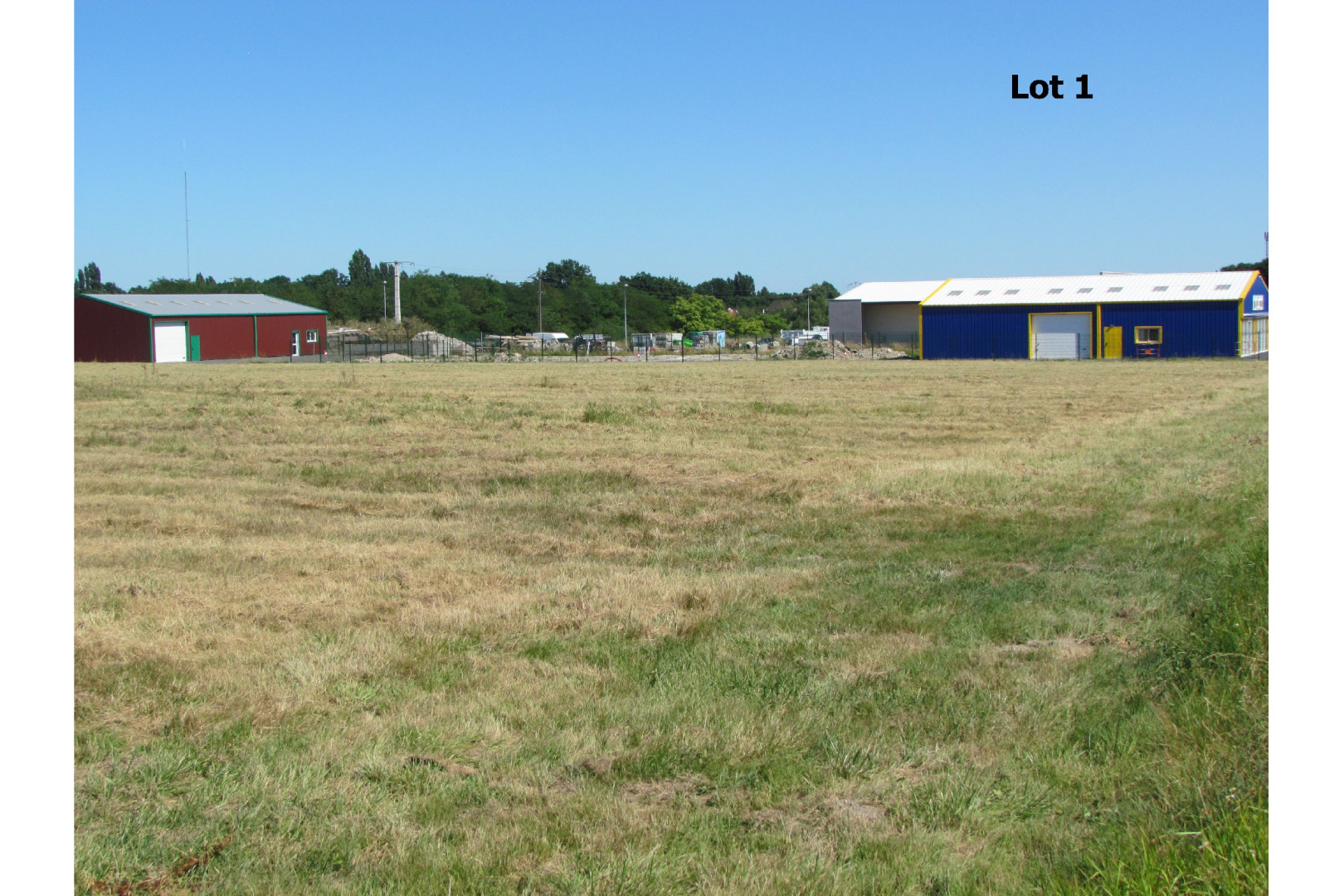 
                                                Vente
                                                 À vendre – Terrains Industriels de 17 719 m² divisibles dans le Parc d'Activités de l'Aujonnière à Vierzon – Cher (18)