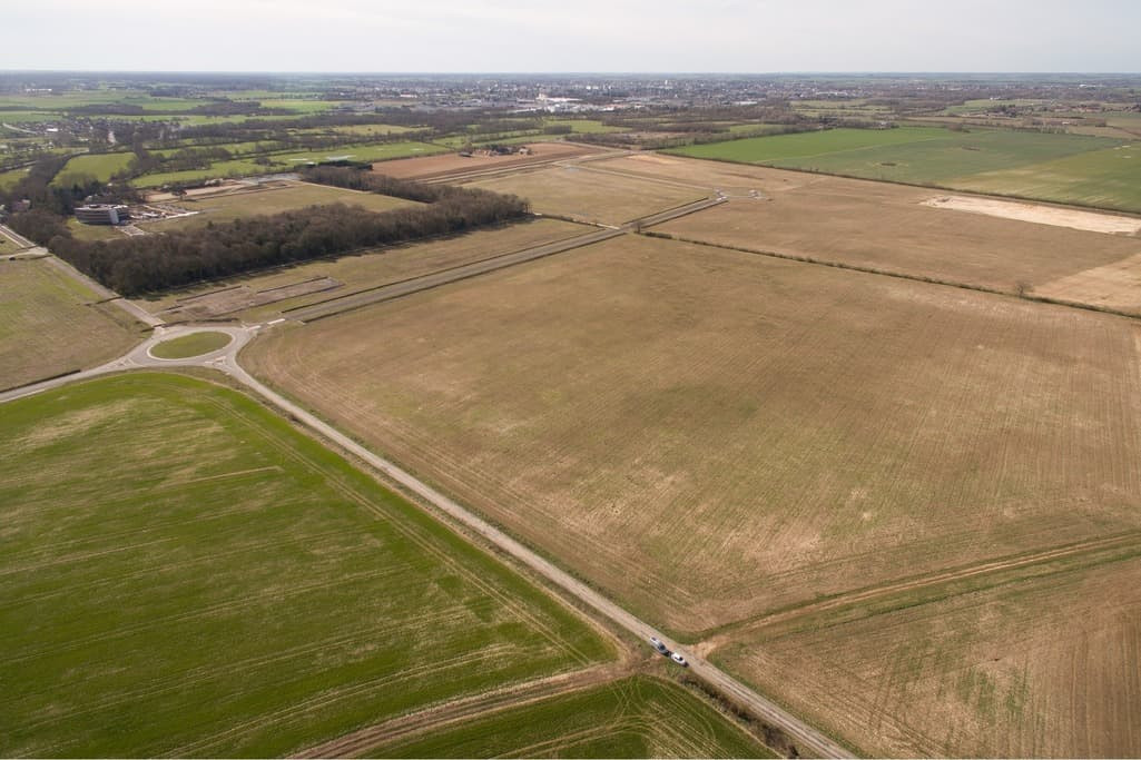 
                                                Vente
                                                 À vendre – Terrains industriels de 3 000 m² à 33 hectares à proximité de Châteauroux – Indre (36)