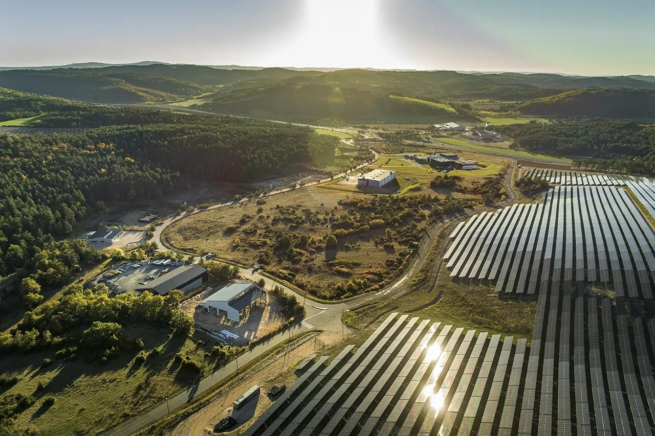 
                                                Vente
                                                 À vendre – Terrains industriels de 4 000 à 30 000 m² dans la zone d'activités La Tieule – Lozère (48