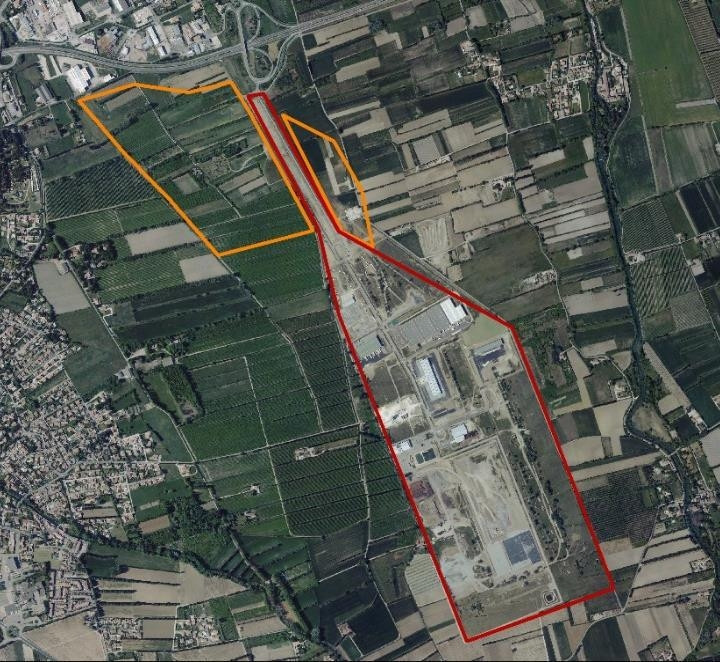 
                                                Vente
                                                 À vendre – Terrains industriels de 7 500 à 26 000 m² dans le Natura Parc à Entraigues-sur-la-Sorgue