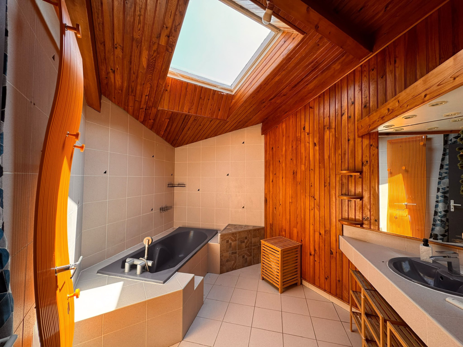 
                                                Vente
                                                 À VISITER ! PROPRIÉTÉ D’EXCEPTION – 275 M² – ANNEXE INDÉPENDANTE 90 M² – VUE PANORAMIQUE – SAINT-CLAIR