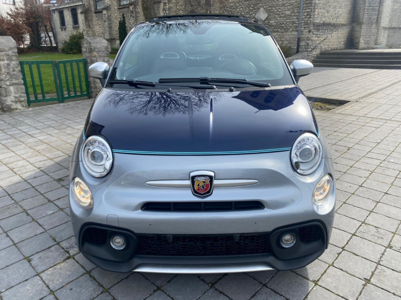 
                                                Voiture
                                                 Abarth 500 1.4 (Édition spéciale 695 Rivale)