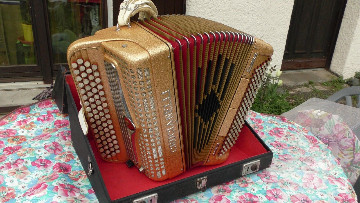 
                                                Instrument de musique
                                                 ACCORDEON CHROMATIQUE PROFESSIONNEL CRUCIANELLI