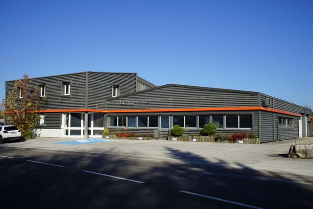 
                                                Vente
                                                 Achat d'entrepôts/ateliers de 850 m² proche de Genève