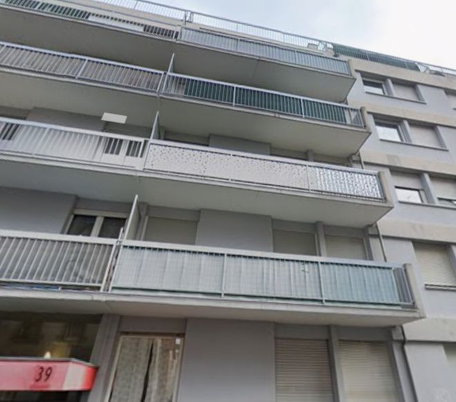 
                                                Location
                                                 AFFAIRE : Location studio meublé tout confort