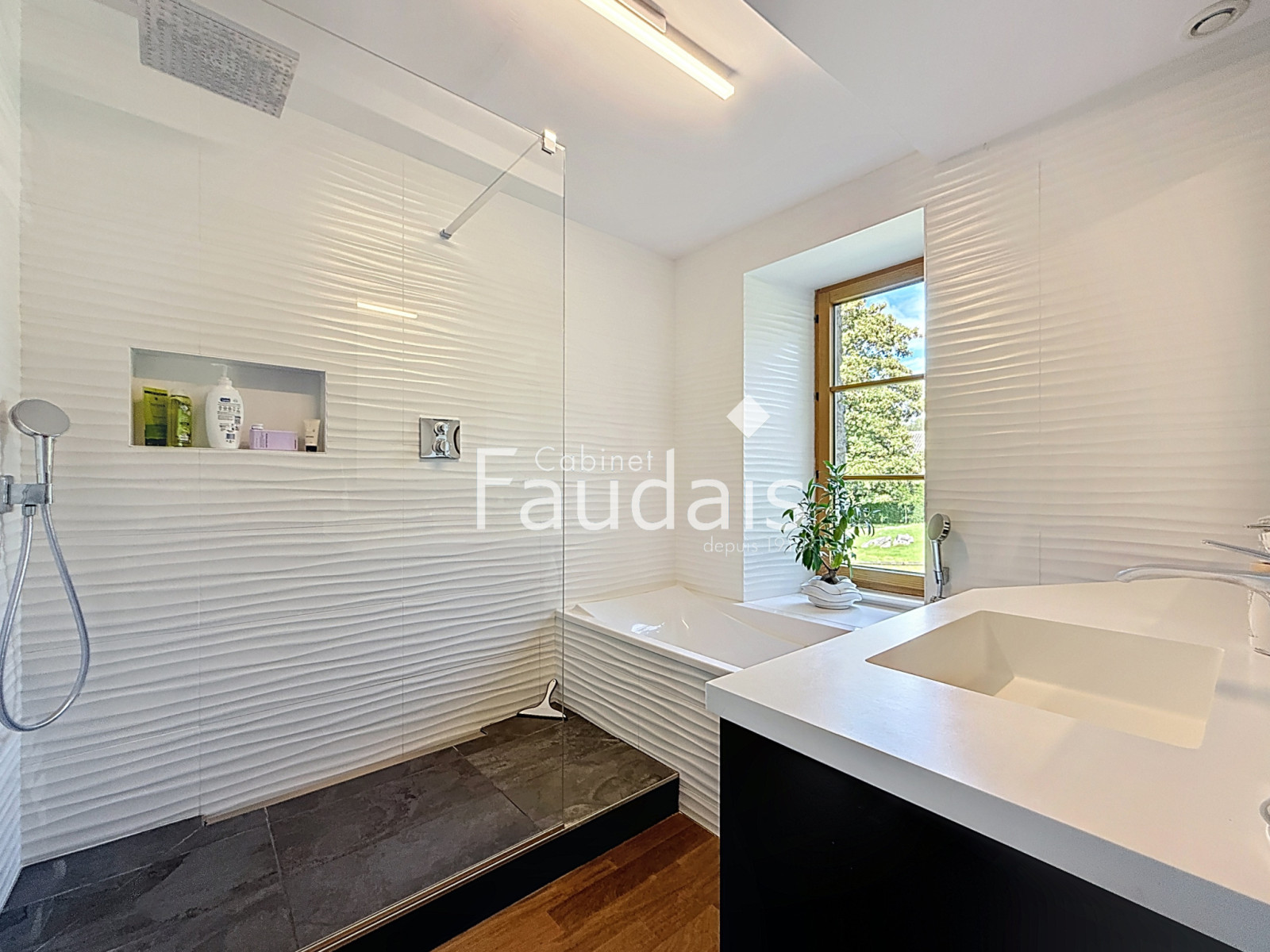 
                                                Vente
                                                 AGNEAUX au calme proche toutes commodités