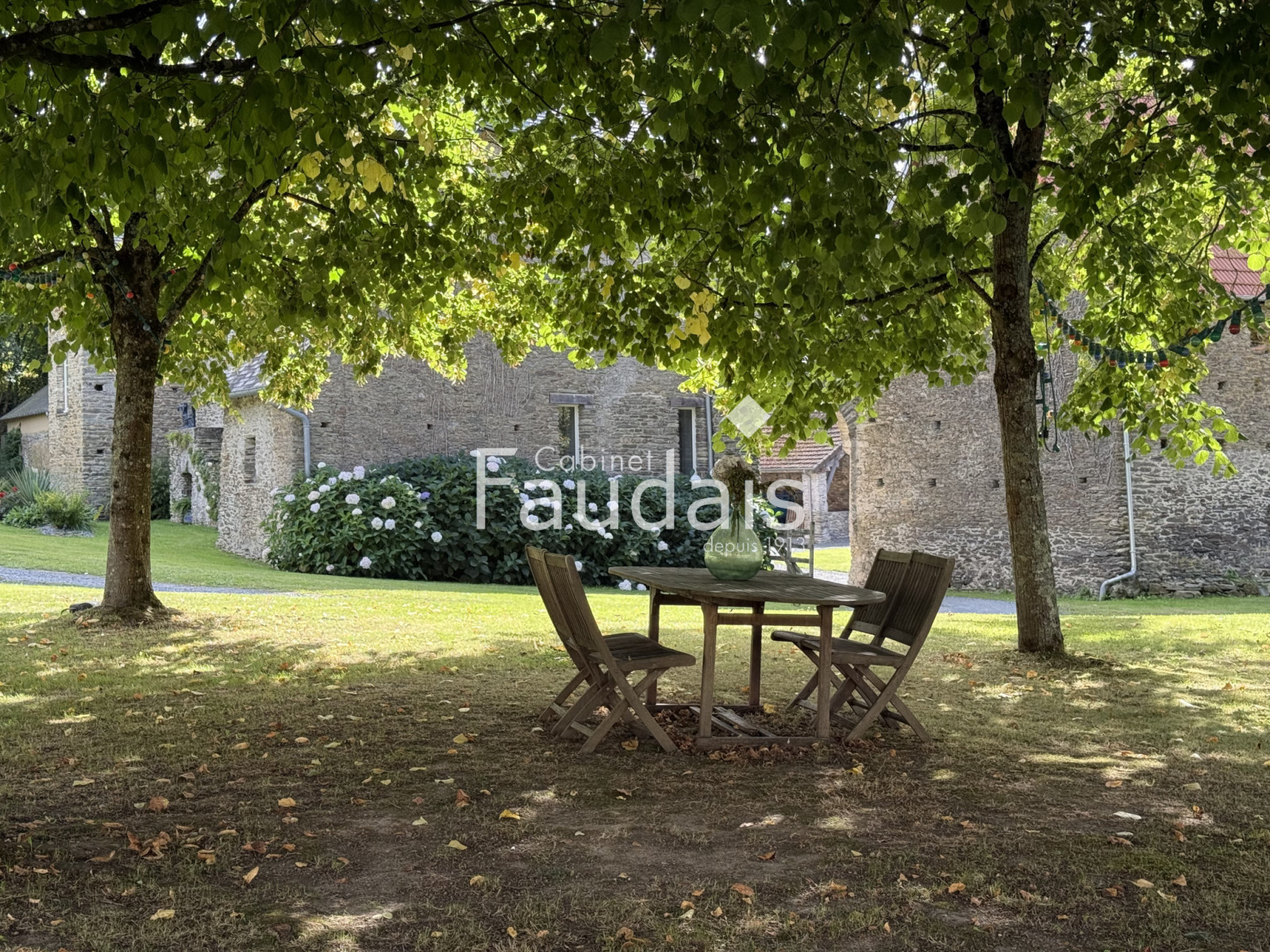 
                                                Vente
                                                 AGNEAUX au calme proche toutes commodités