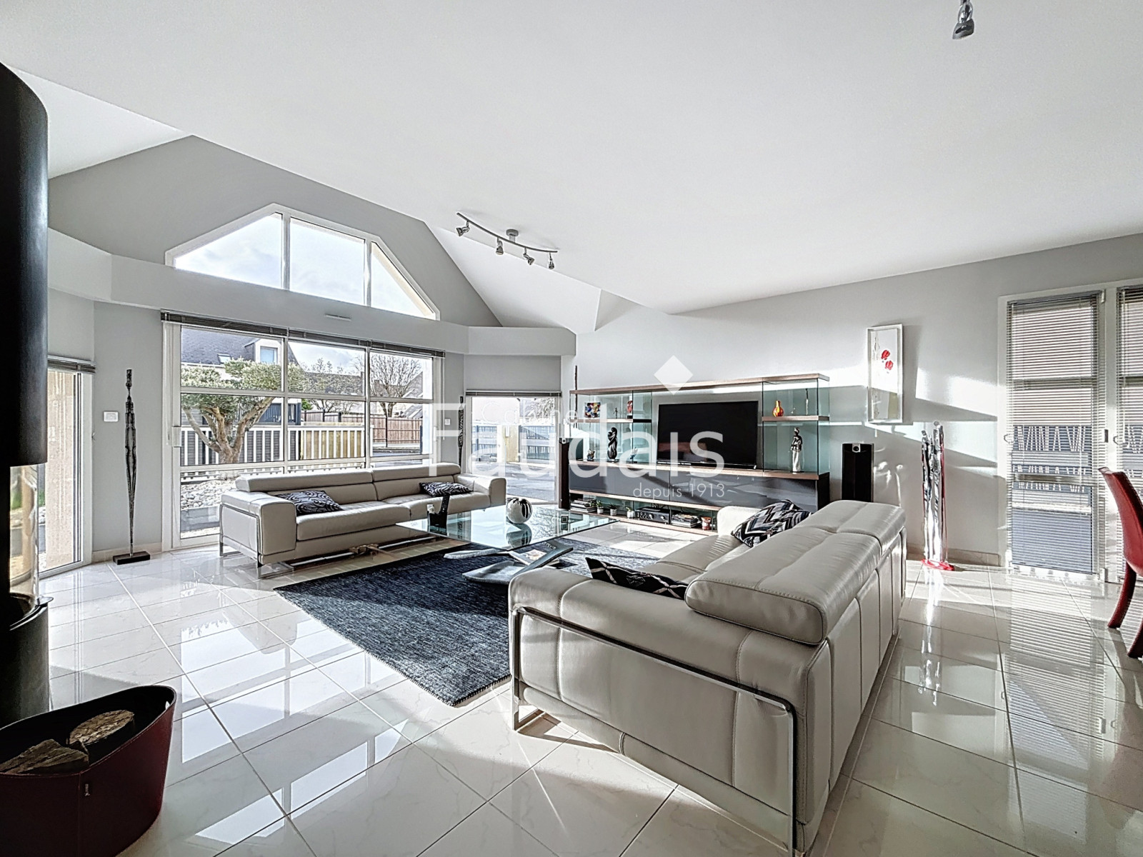 
                                                Vente
                                                 AGNEAUX- LA PALIERE - Maison d'architecte avec autonomie de 