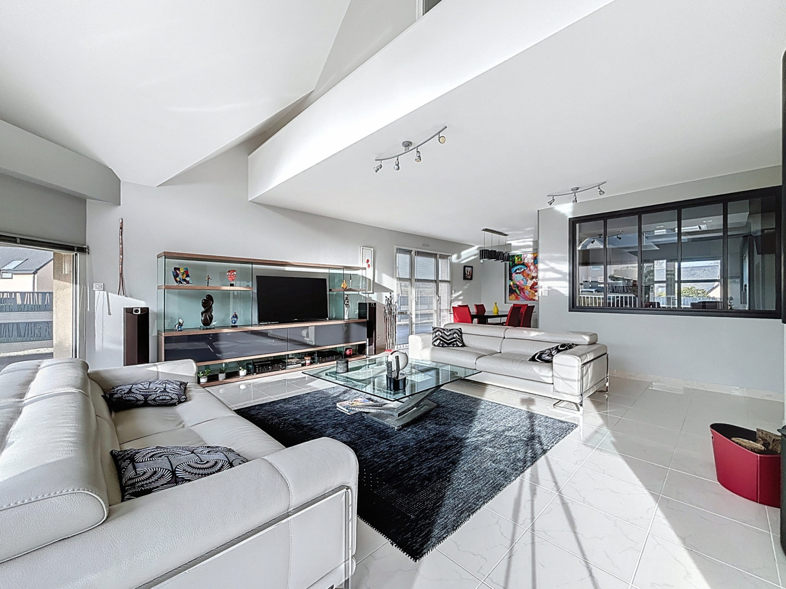 
                                                Vente
                                                 AGNEAUX- LA PALIERE - Maison d'architecte avec autonomie de 