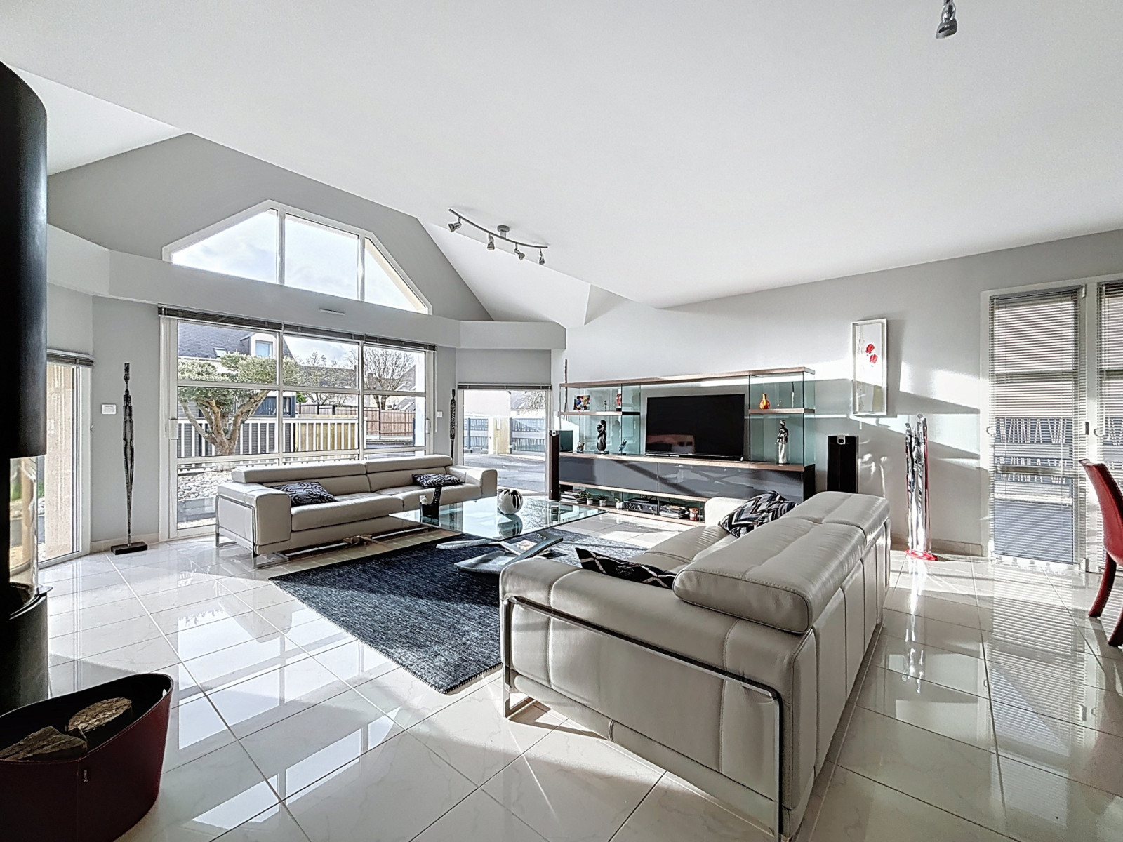 
                                                Vente
                                                 AGNEAUX- LA PALIERE - Maison d'architecte avec autonomie de 