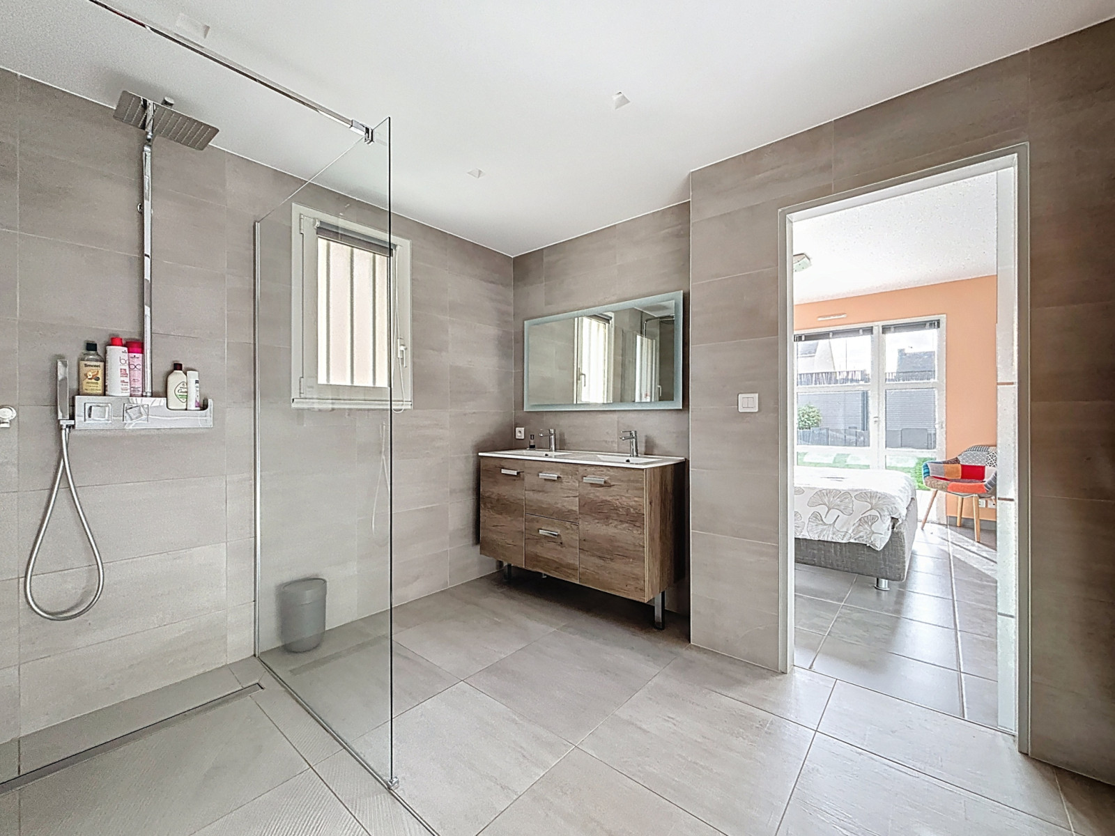 
                                                Vente
                                                 AGNEAUX- LA PALIERE - Maison d'architecte avec autonomie de 
