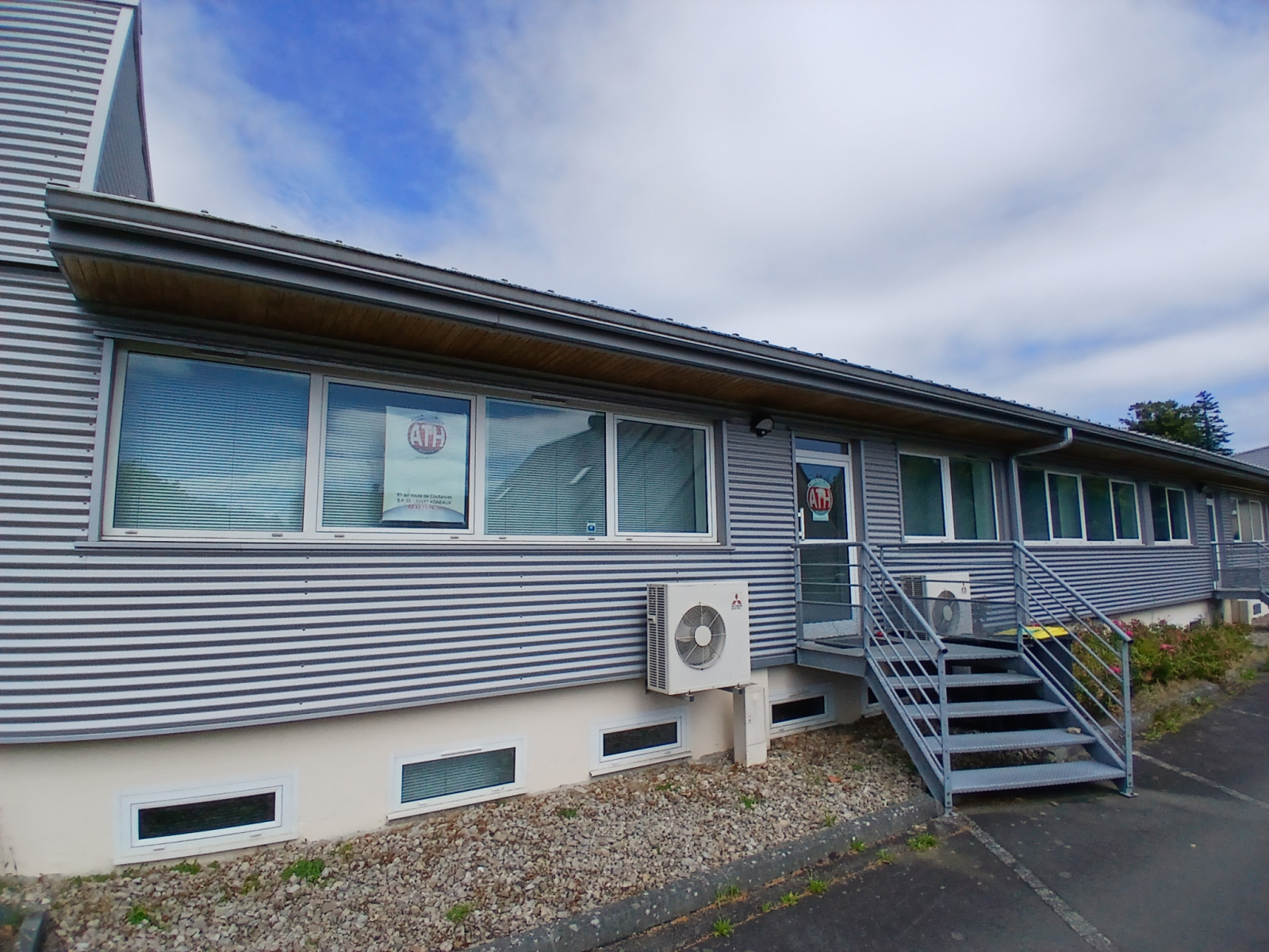 
                                                Location
                                                 AGNEAUX : Local professionnel