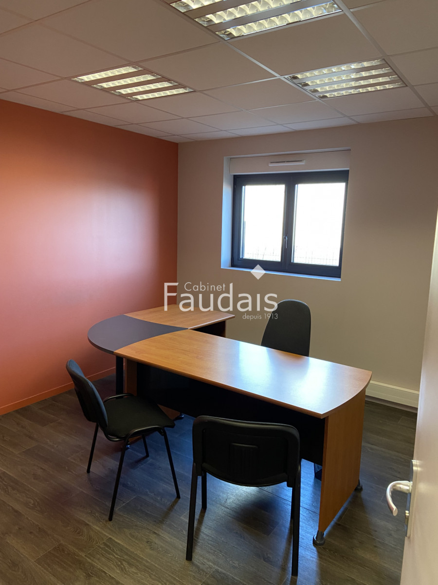
                                                Location
                                                 AGNEAUX : Local professionnel 