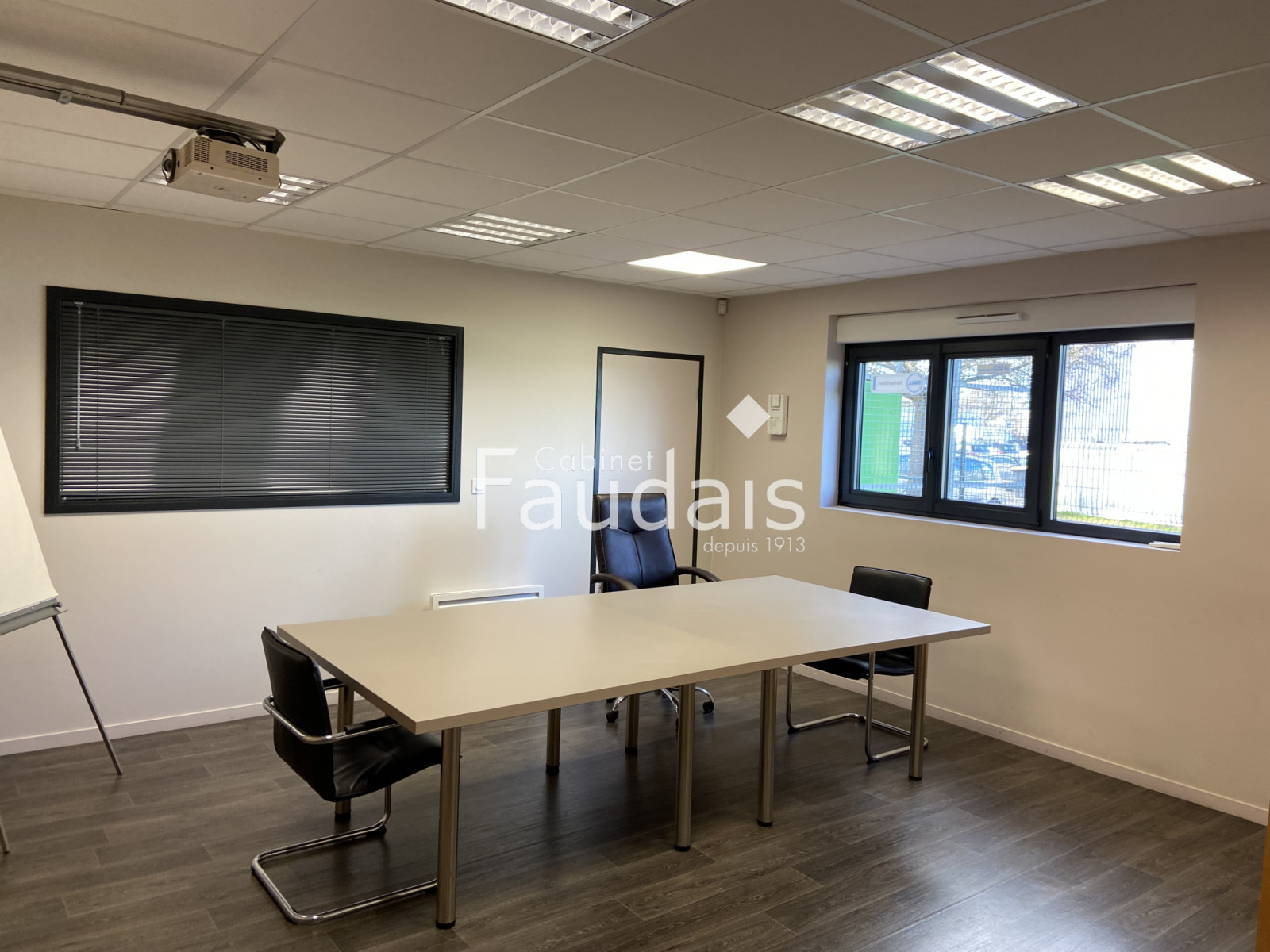 
                                                Location
                                                 AGNEAUX : Local professionnel 