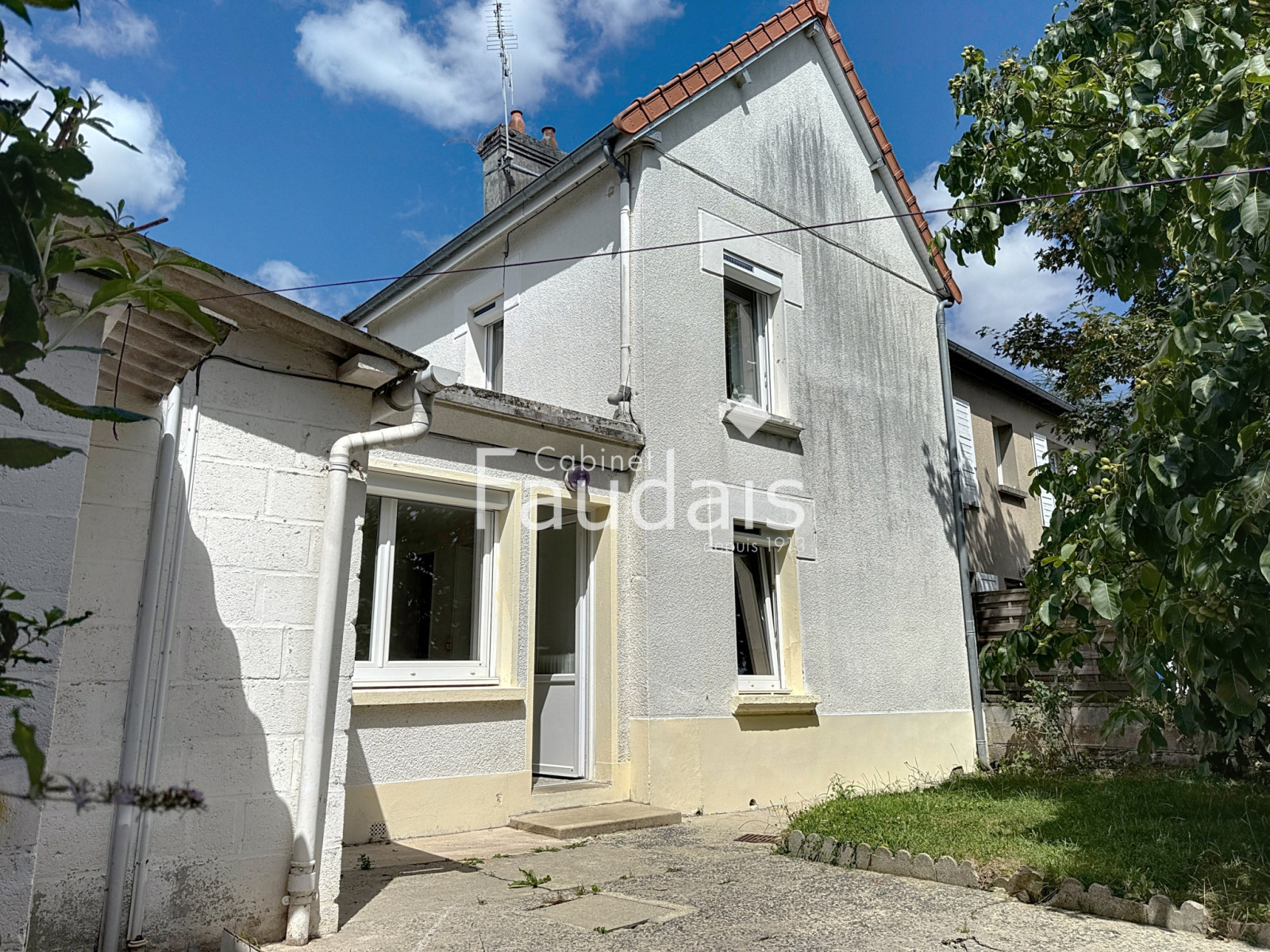 
                                                Vente
                                                 Agneaux proche gare de ST LO