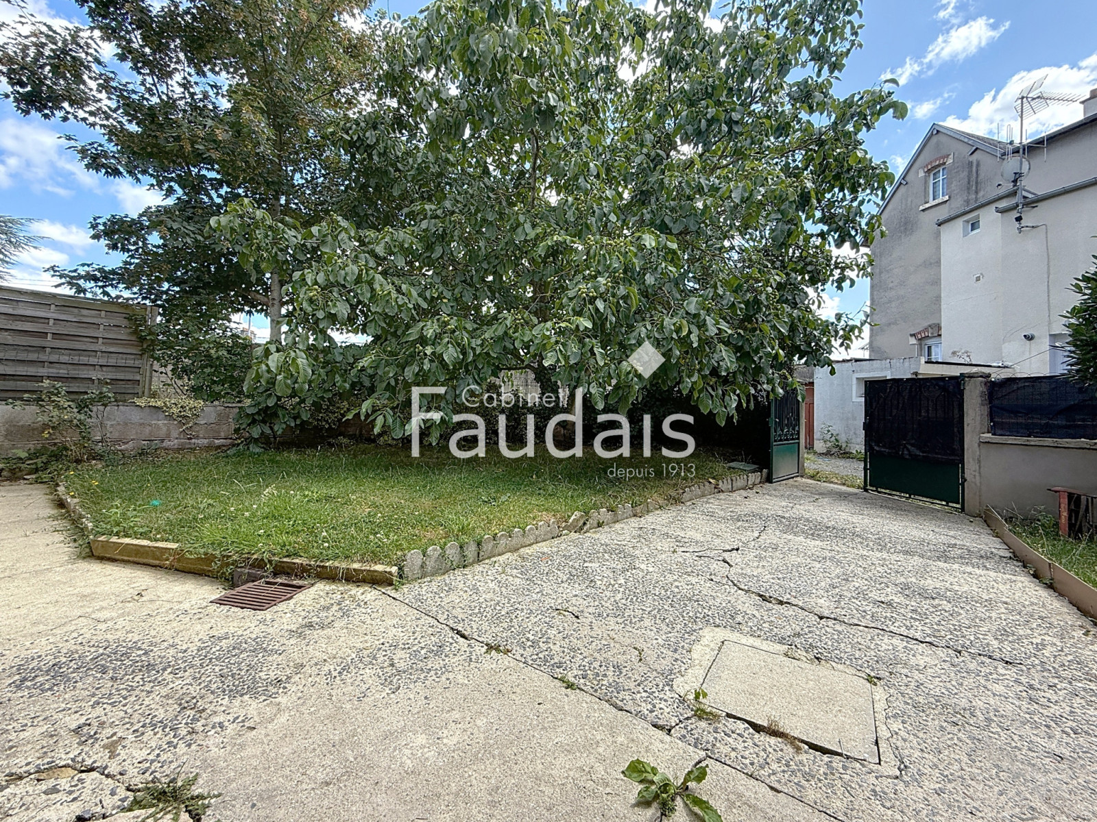 
                                                Vente
                                                 Agneaux proche gare de ST LO