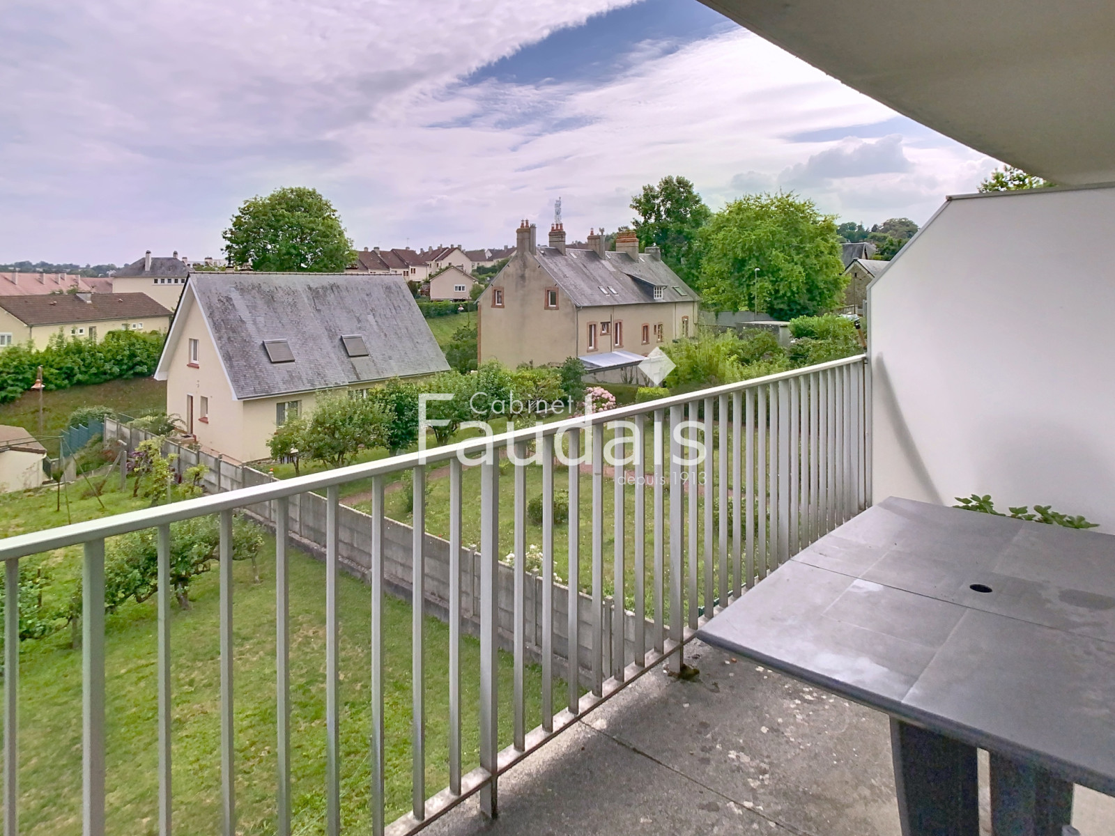 
                                                Vente
                                                 AGNEAUX - STUDIO LOUE DANS RESIDENCE AVEC ASCENSEUR