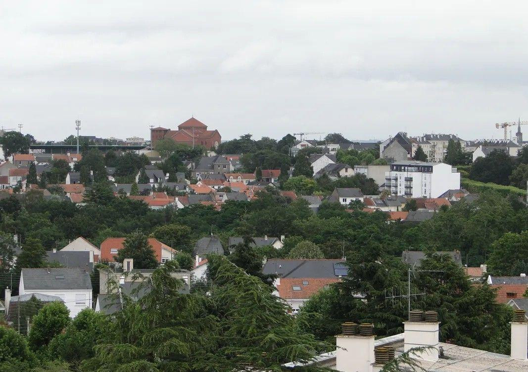 
                                                Location
                                                 Agréable 2 pièces 33m² lumineux avec parking