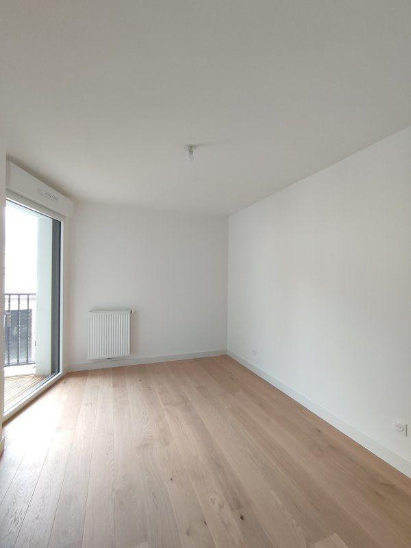 
                                                Location
                                                 Agréable 2 pièces loggia quartier des Capucins