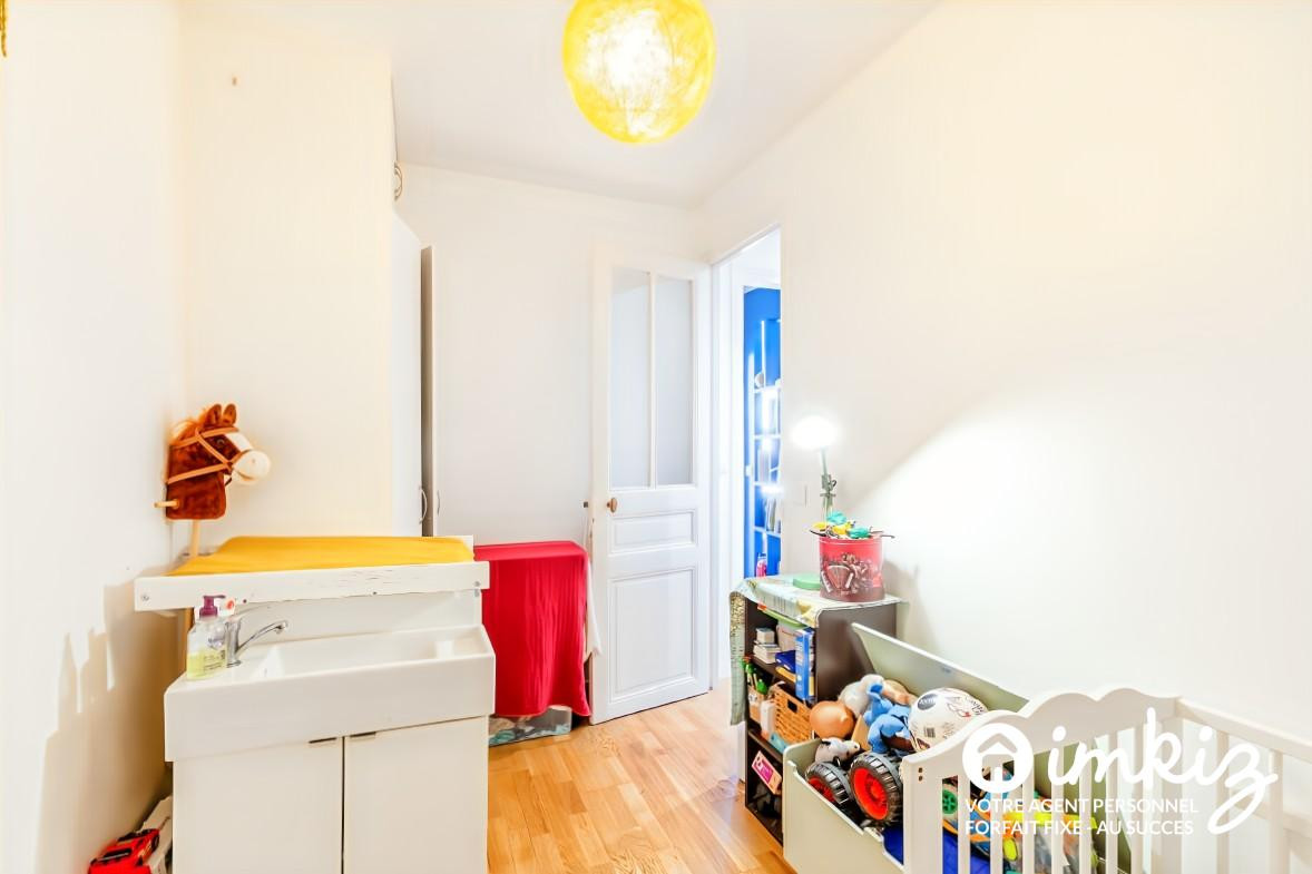 
                                                Vente
                                                 Agréable 3 pièces au calme et lumineux