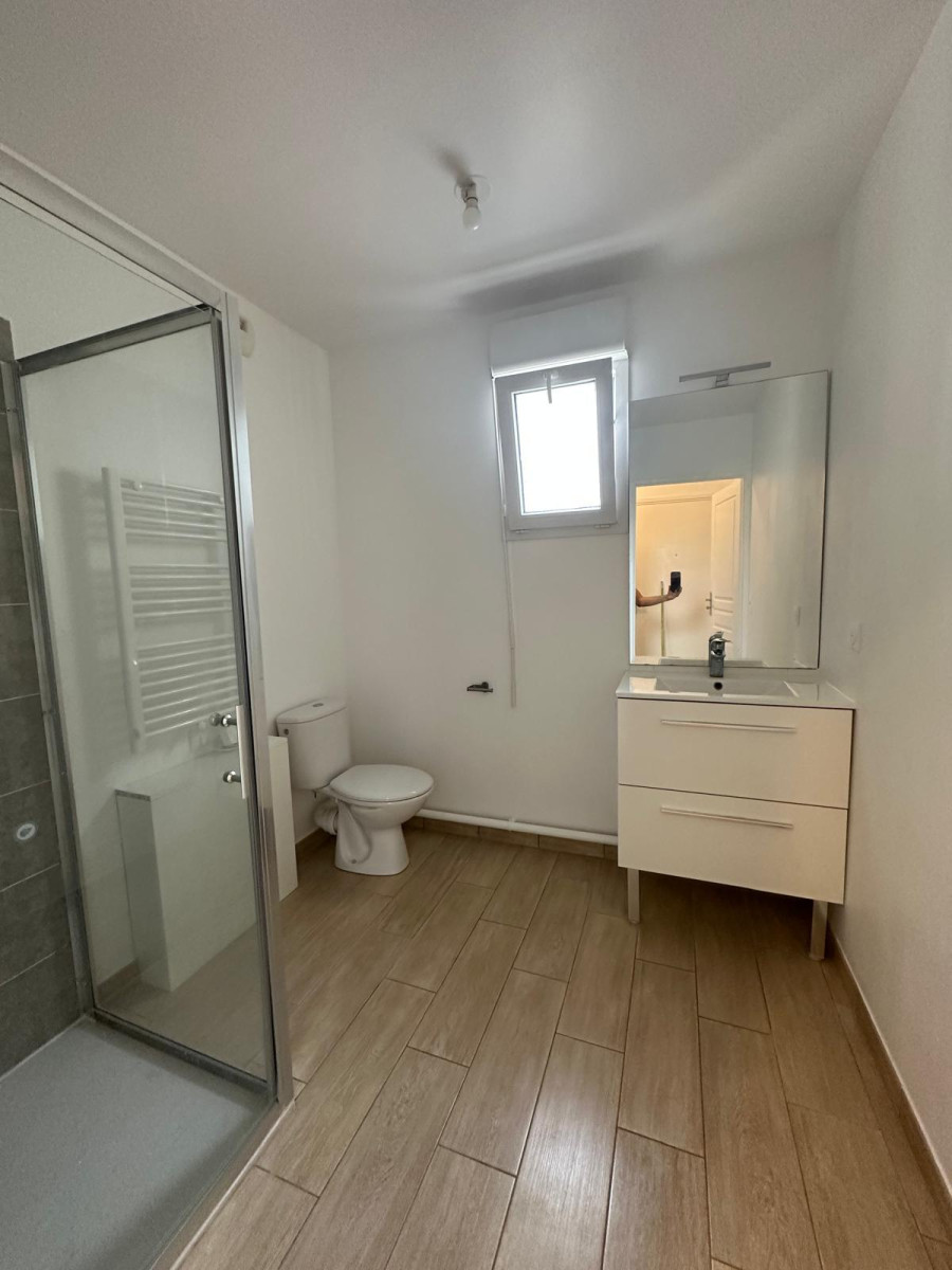 
                                                Location
                                                 Agréable appartement 1 pièce 31m²