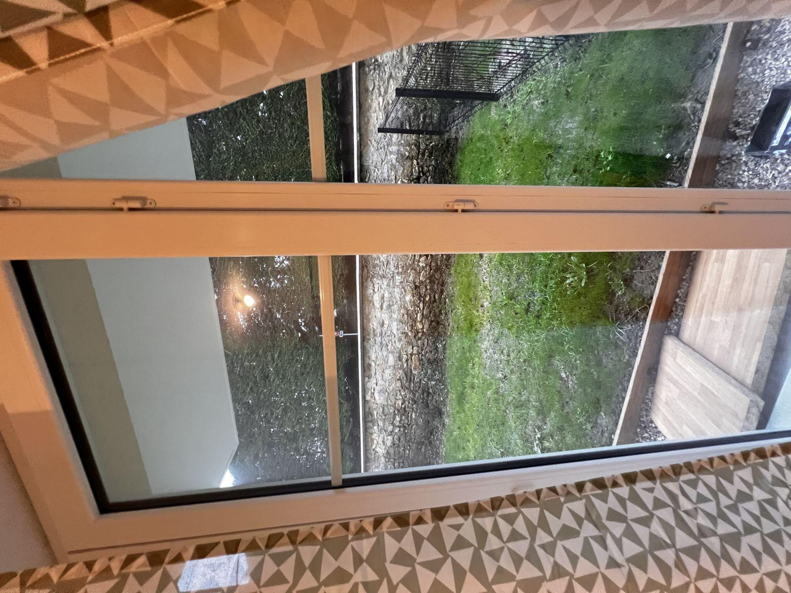 
                                                Colocation
                                                 Agréable appartement en collocation avec jardin.