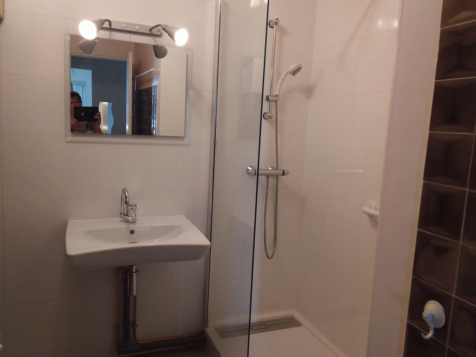 
                                                Colocation
                                                 Agréable chambre ensoleillée chez l'habitante