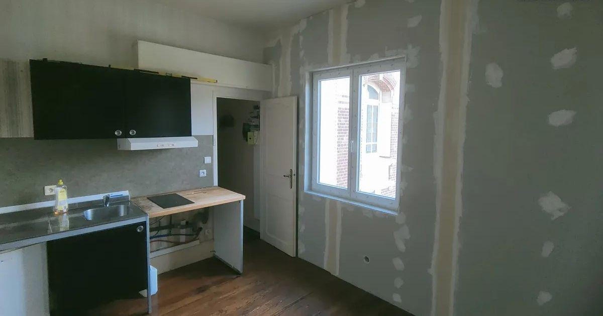 
                                                Location
                                                 Agréable F1Bis 23m² rénové dans belle maison