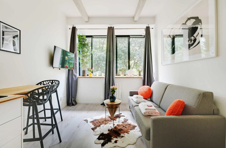 
                                                Location
                                                 Agréable meuble studio idyllique - Place d'Italie