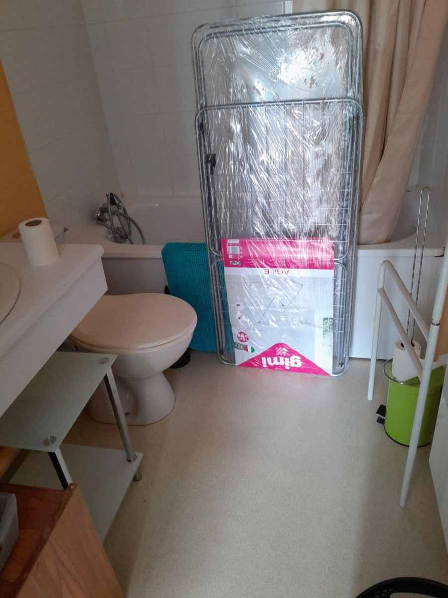 
                                                Location
                                                 Agréable studio meublé et équipé, lumineux