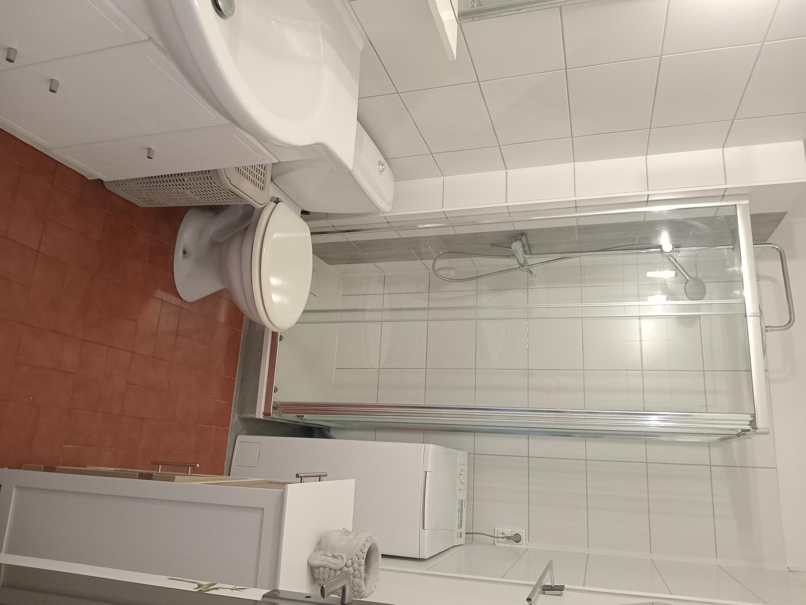 
                                                Location
                                                 Agréable studio pour étudiant(e)