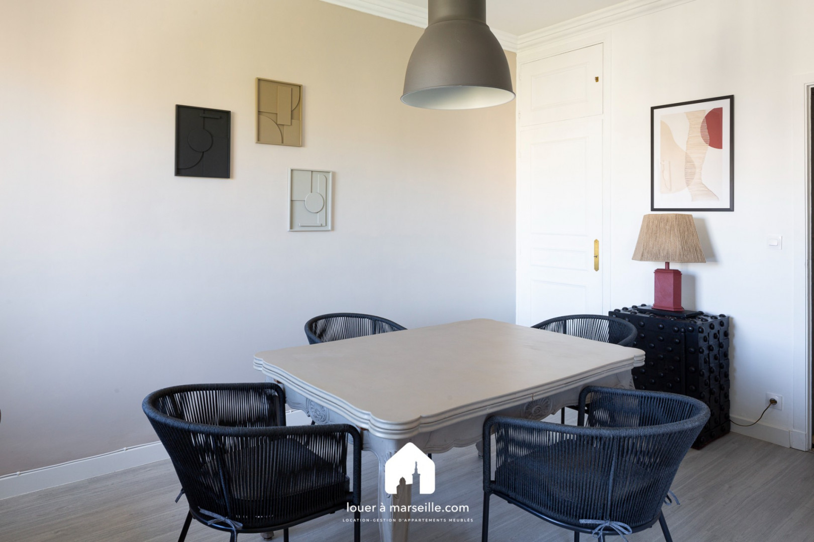 
                                                Location
                                                 agréable T3 meublé avec balcon