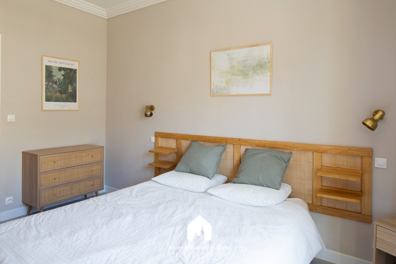 
                                                Location
                                                 agréable T3 meublé avec balcon