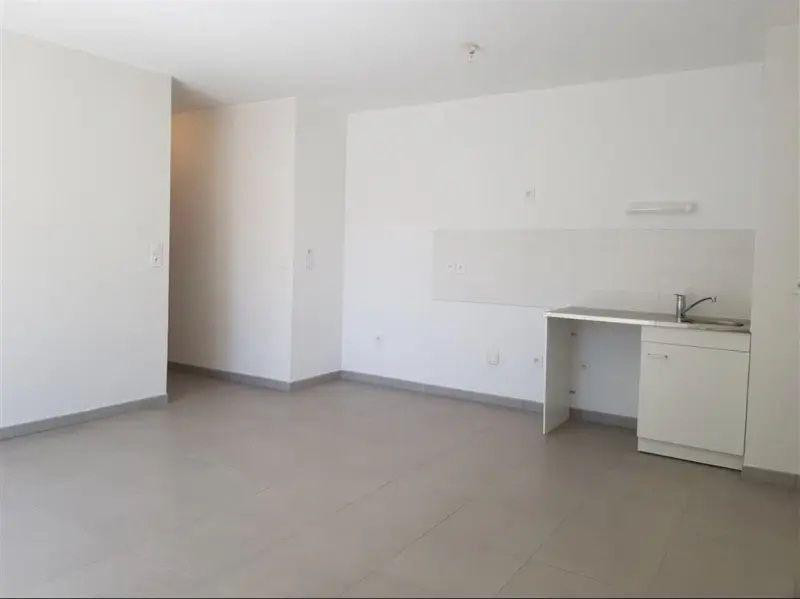 
                                                Location
                                                 Agréable T3 neuf dans résidence sécurisée