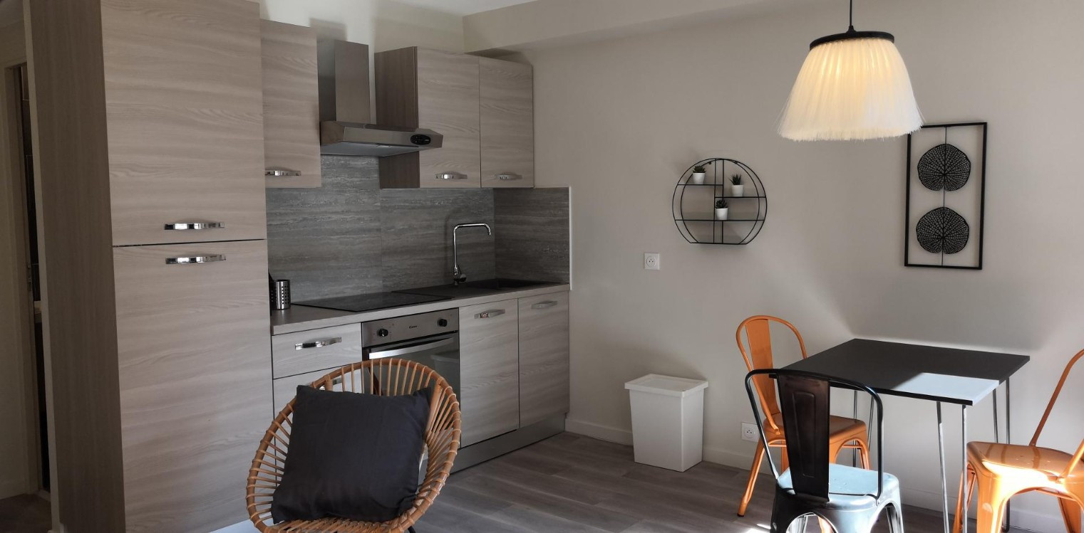 
                                                Location
                                                 Aldebert 306