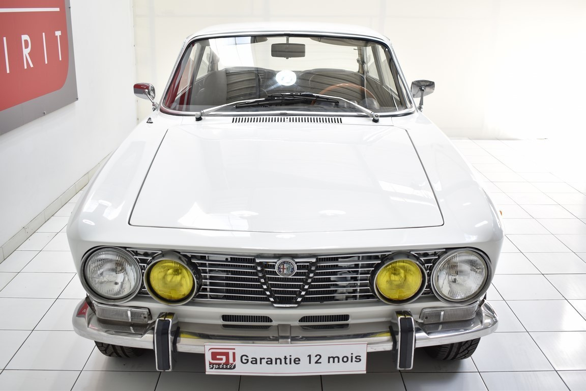 
                                                Voiture
                                                 ALFA ROMEO 2000 Coupé GT Veloce