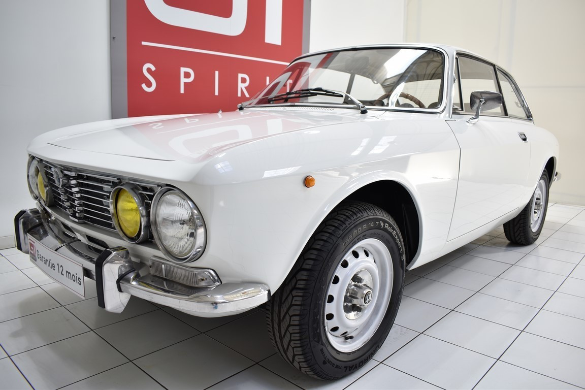 
                                                Voiture
                                                 ALFA ROMEO 2000 Coupé GT Veloce