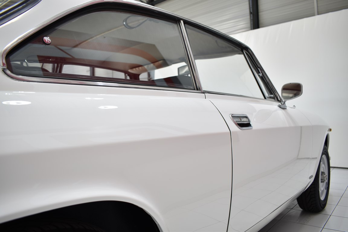
                                                Voiture
                                                 ALFA ROMEO 2000 Coupé GT Veloce