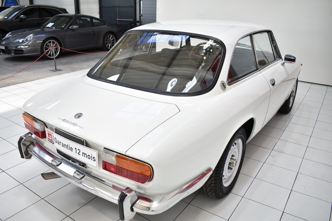 
                                                Voiture
                                                 ALFA ROMEO 2000 Coupé GT Veloce