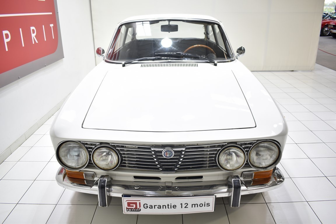 
                                                Voiture
                                                 ALFA ROMEO 2000 Coupé GT Veloce