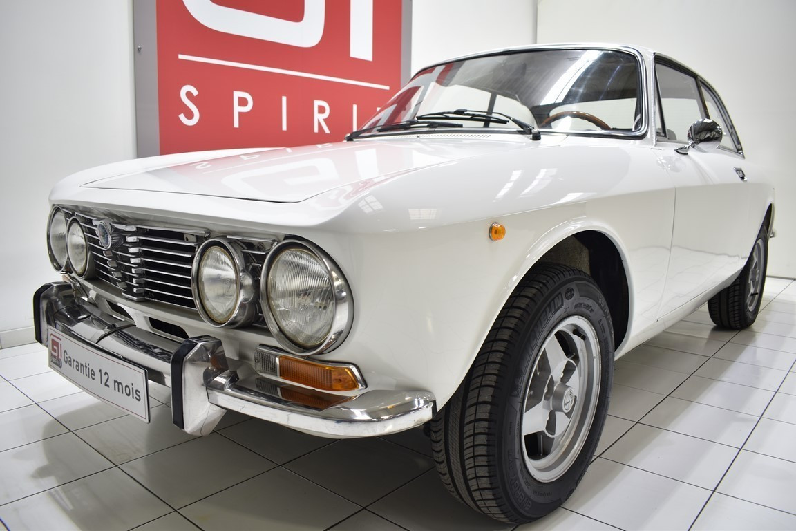 
                                                Voiture
                                                 ALFA ROMEO 2000 Coupé GT Veloce