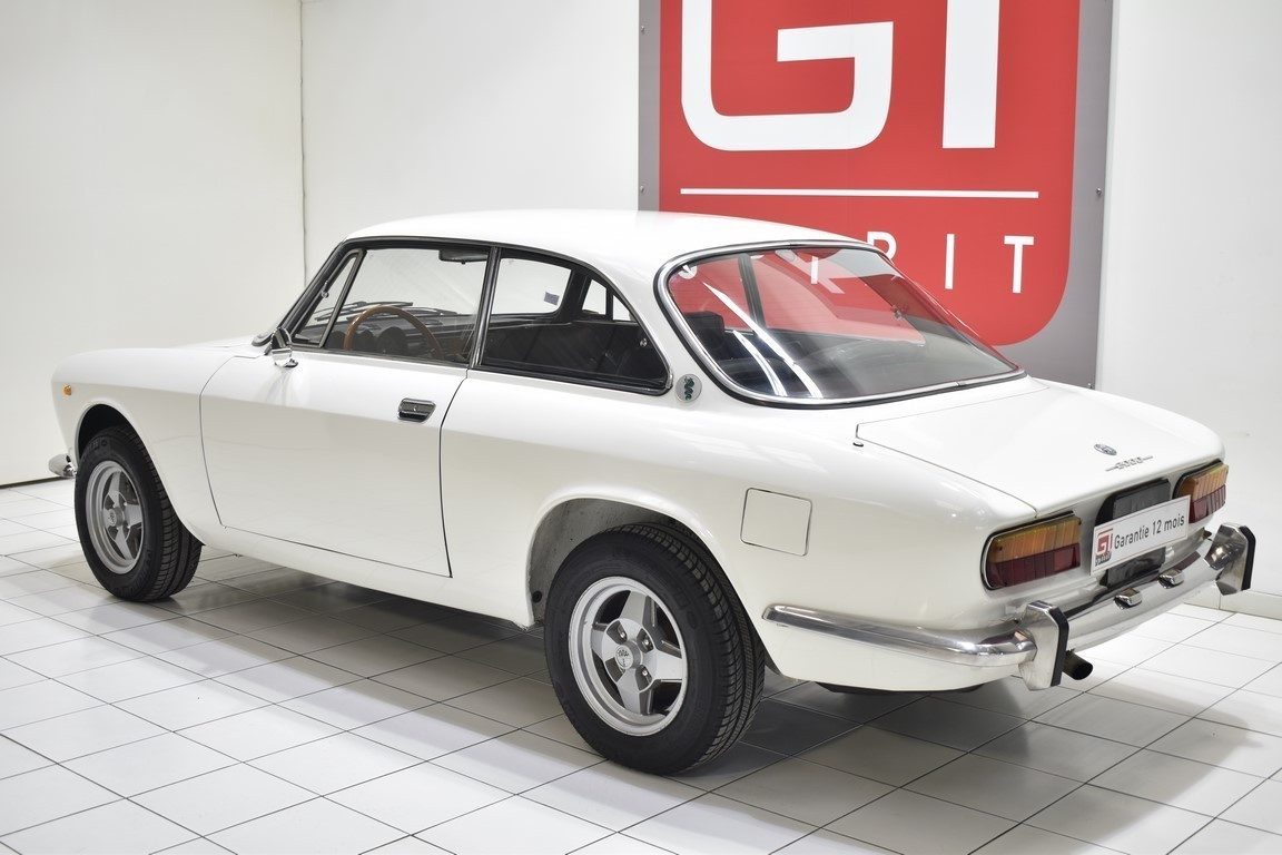 
                                                Voiture
                                                 ALFA ROMEO 2000 Coupé GT Veloce