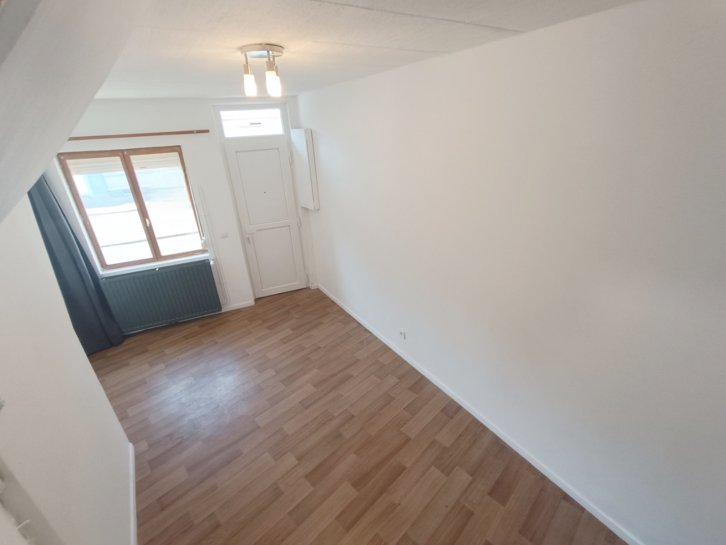 
                                                Location
                                                 Amiénoise 2 chambres avec cour St Honoré