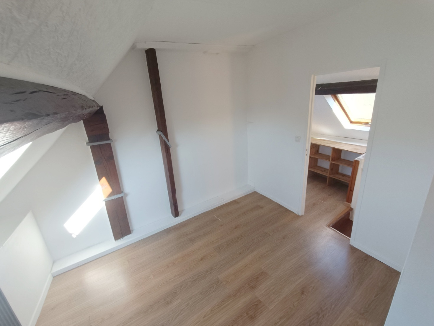 
                                                Location
                                                 Amiénoise 2 chambres avec cour St Honoré