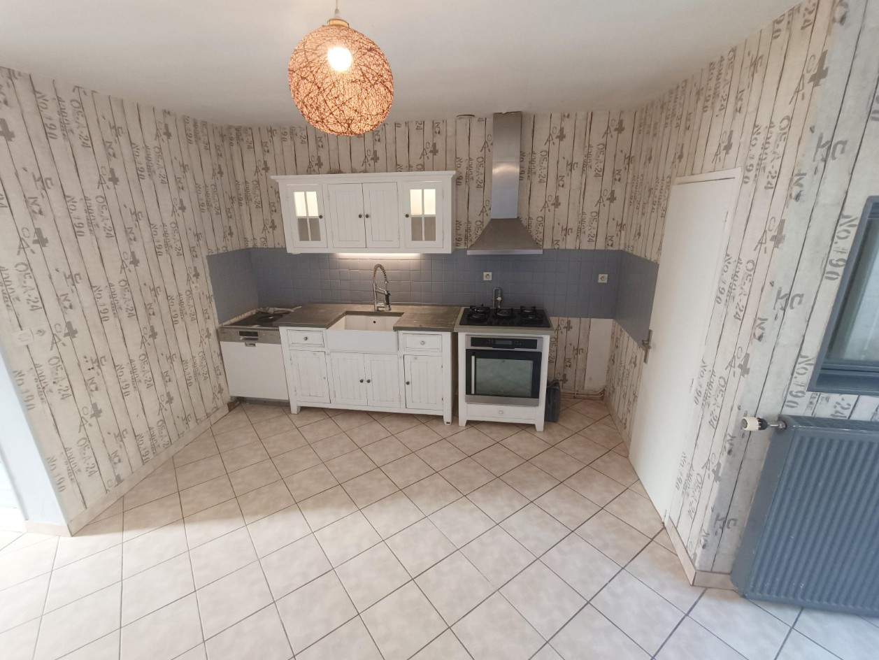 
                                                Vente
                                                 Amiénoise 2 chambres jardin St Maurice