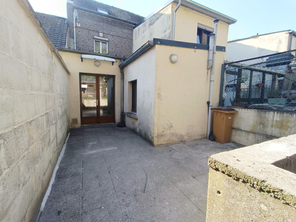 
                                                Vente
                                                 Amiénoise 2 chambres jardin St Maurice
