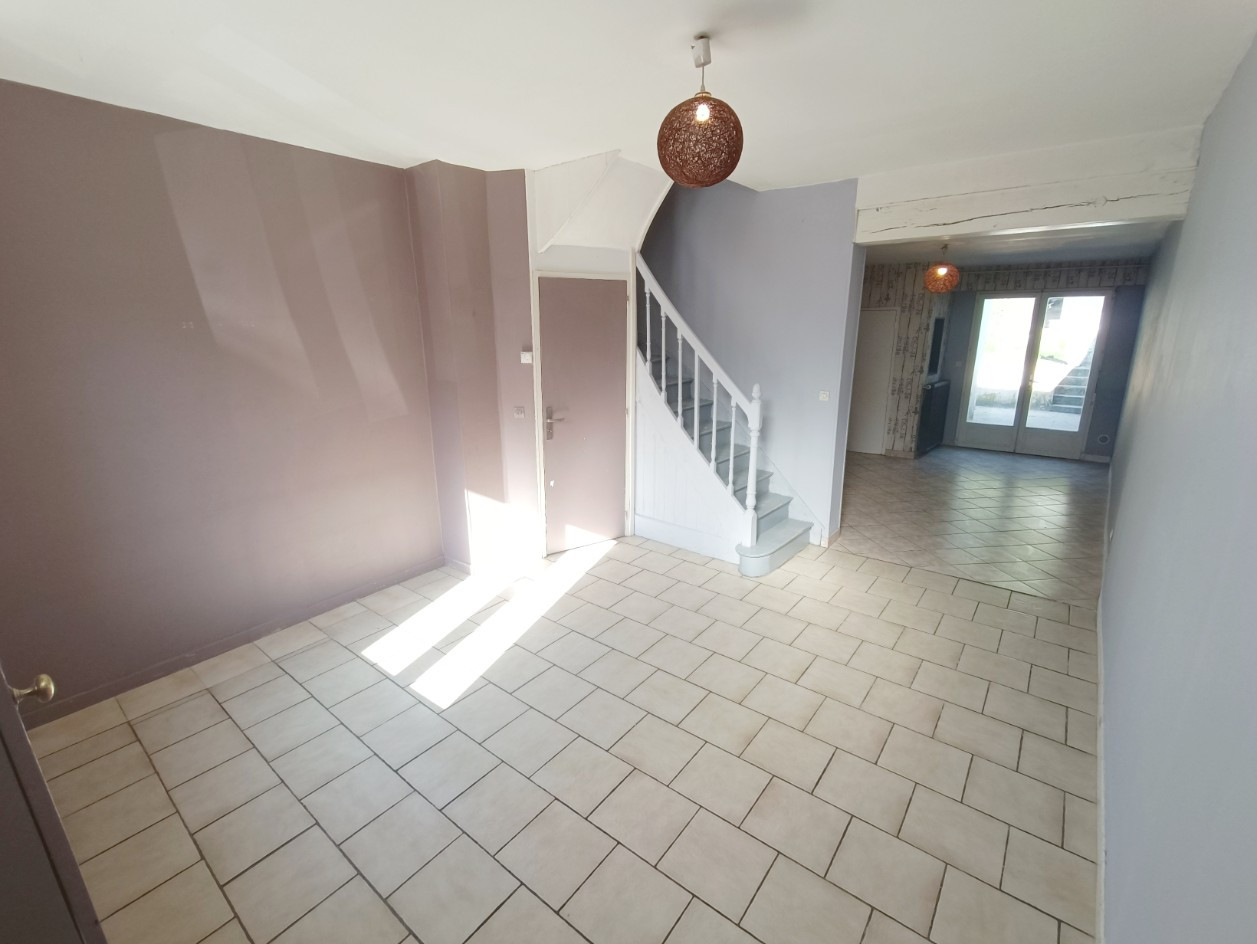 
                                                Vente
                                                 Amiénoise 2 chambres jardin St Maurice