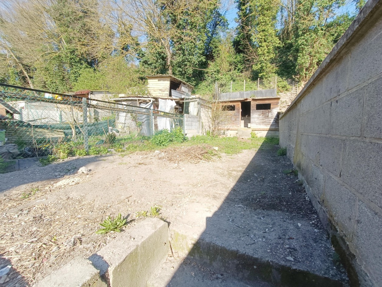 
                                                Vente
                                                 Amiénoise 2 chambres jardin St Maurice